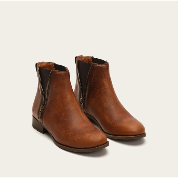 Frye Shoes - NEW Frye Carly Zip Chelsea Boot
